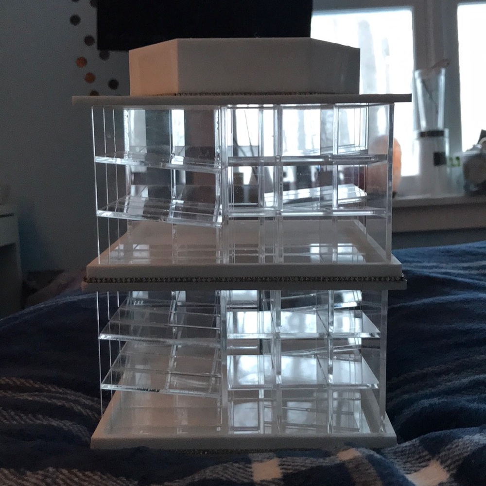ZAHRA BEAUTY lipstick holder tower